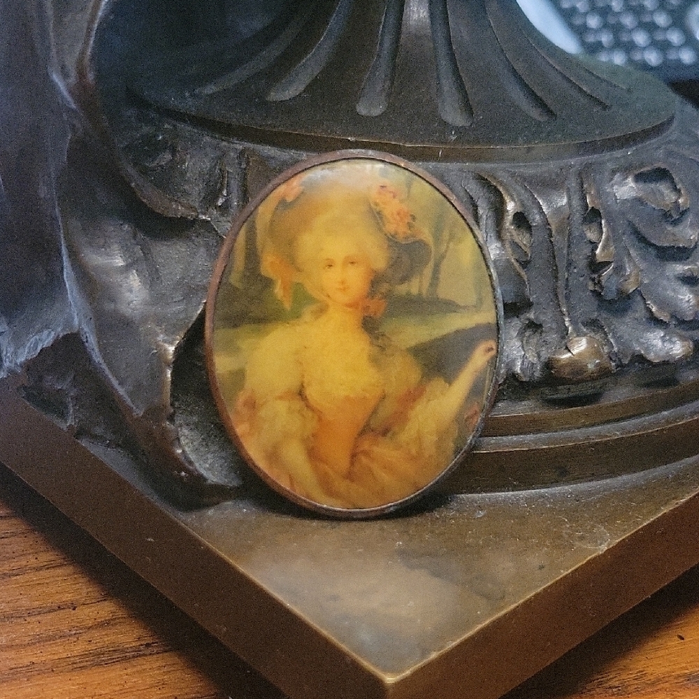 Antique Portrait Brooch Woman French Marie Antoinette Late 1900s